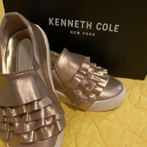 Clothes. Shoes. Kids.